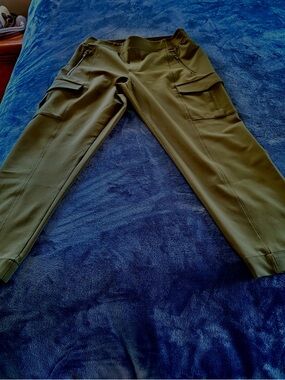 Athleta Olive Cargo Jogger Pants with Flap Pockets